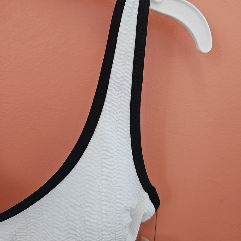 NWT No Boundaries Women's Size XXS(00) One Piece Swimsuit Vivid White Black Trim - Picture 3 of 7
